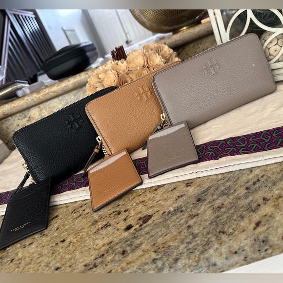New Tory Burch thea continatal wallet ❤️‍🔥 price for each - Picture 11 of 13